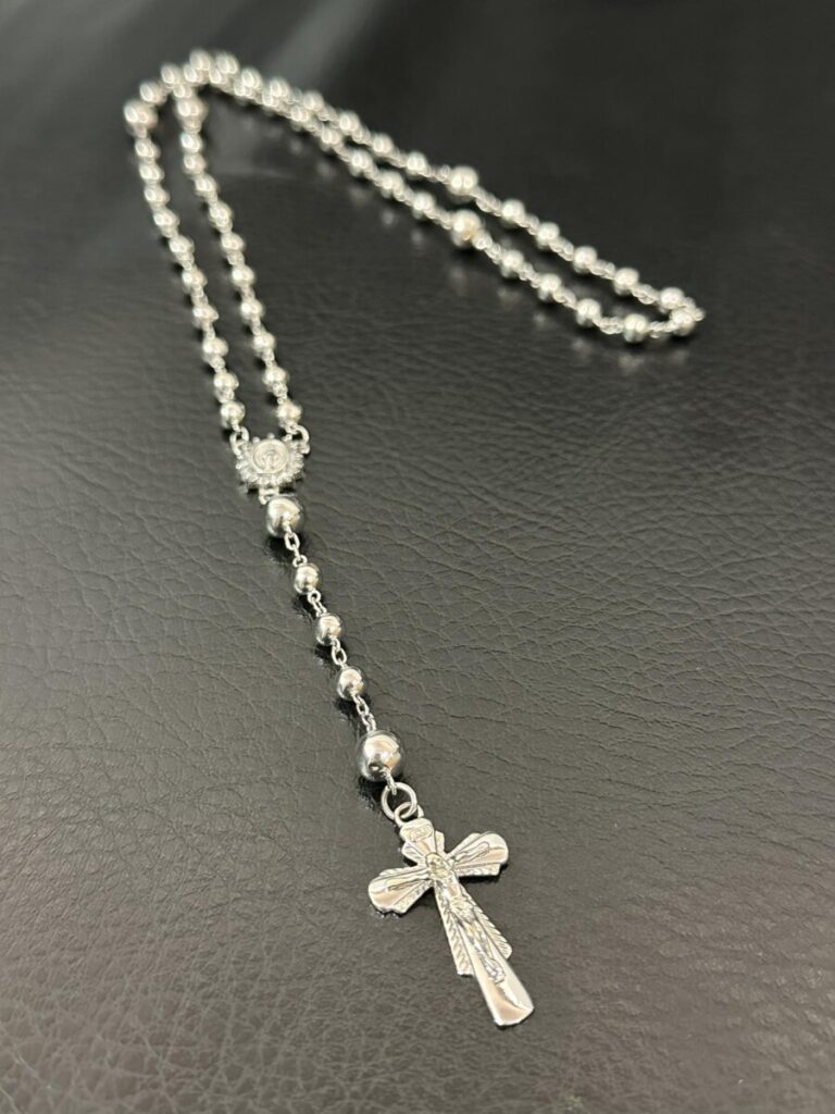 Rosario de oro 18k blanco